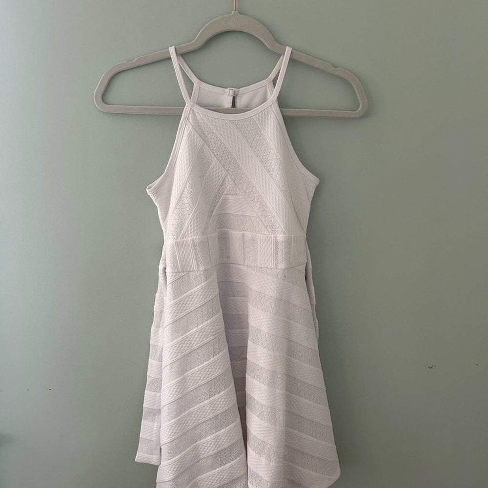 Iris & Ivy White Sleeveless Dress
